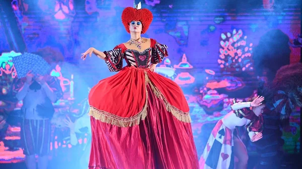 "Alice Amazing Circus Show": Κατάδυση στη μυθολογία της Χώρας των Θαυμάτων