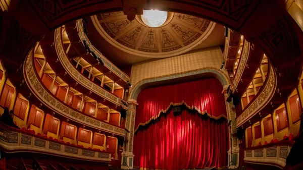 Το Άρμα Θέσπιδος καλεί σε ακρόαση νέους ηθοποιούς