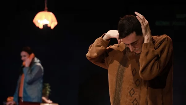 "Μα" της Ρηνιώς Κυριαζή στο Ανοιχτό Θέατρο Κολωνού – Μια συμπεριληπτική θεατρική παράσταση