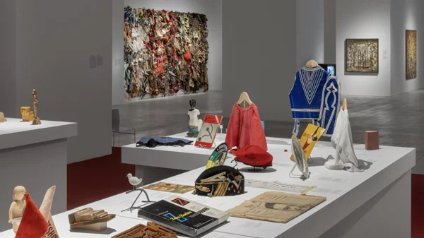 Ένα από τα εικαστικά highlights του 2024 ολοκληρώνεται αυτό το ΣΚ