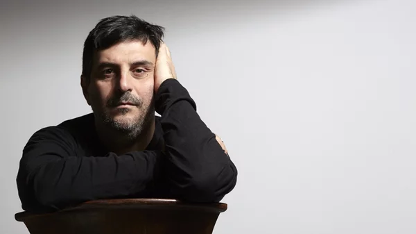 Ελισσαίος Βλάχος: Ποιος είναι ο ακούραστος ηθοποιός που σίγουρα σε κάποια παράσταση έχεις πετύχει;