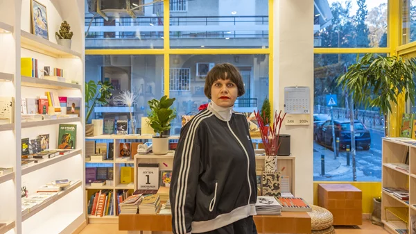 "Μπερλίν": Μέσα στο νέο βιβλιοπωλείο των Πετραλώνων