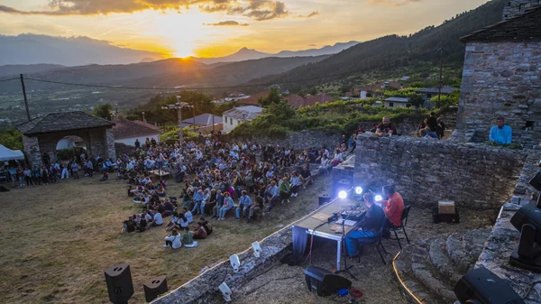 Ένα ηπειρώτικο φεστιβάλ μάς μυεί στη μουσική των Βαλκανίων