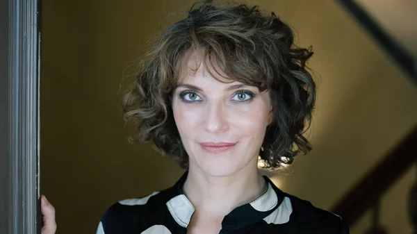 Για την Έρι Κύργια αξίζει να υπερηφανευόμαστε για τη σύγχρονη ελληνική δραματουργία