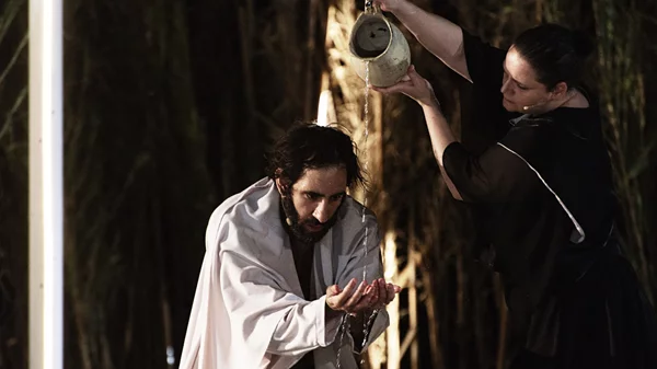 Για τον Χάρη Φραγκούλη, η τέχνη είναι η μόνη αντίσταση απέναντι στον ακραίο ναρκισσισμό