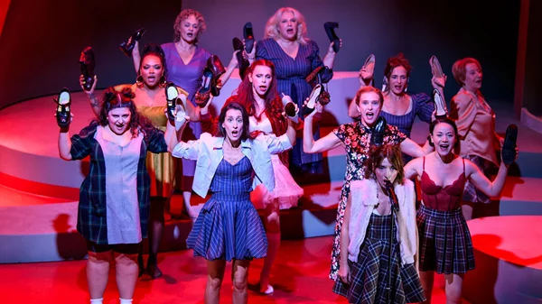 Νέες φωτογραφίες από την παράσταση "Στο σώμα της"