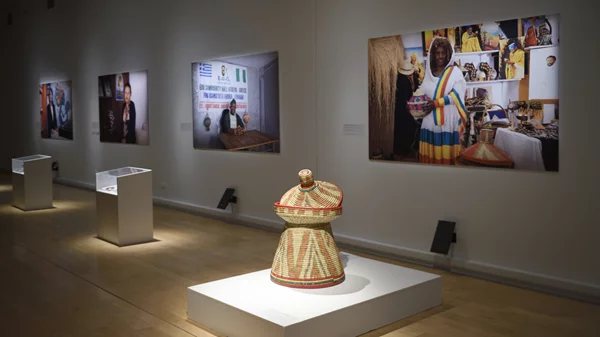 5 έργα που ξεχωρίζουν στην έκθεση "Η Αφρική ανάμεσά μας" του Μουσείου Μπενάκη
