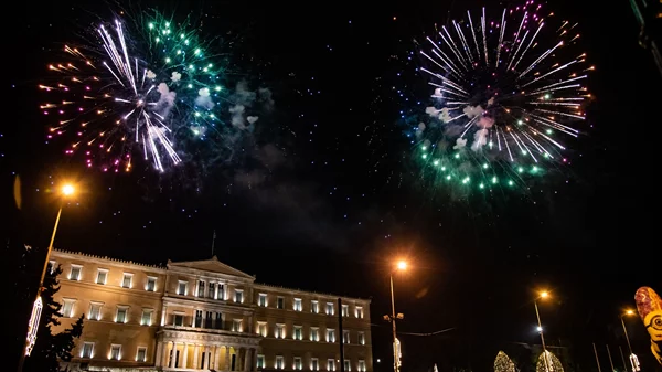 Η μαγεία των Χριστουγέννων πλημμυρίζει τις γειτονιές της Αθήνας