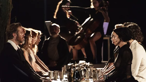 "ζ- η-θ, ο Ξένος": Επίσκεψη σε τρεις ραψωδίες της Οδύσσειας από τον Μιχαήλ Μαρμαρινό- Νέες φωτογραφίες από την παράσταση