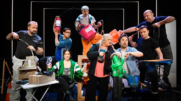 "Όλα… λάθος!": Η ελληνική εκδοχή του "The play that goes wrong" βγάζει πολύ γέλιο