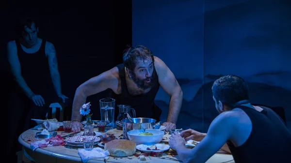 Τρίτη χρονιά παραστάσεων για το "…καλά, εσύ σκοτώθηκες νωρίς"