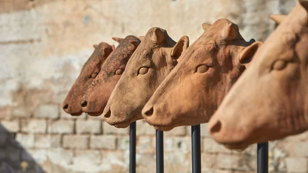 Ποιος είναι ο στρατός που φρουρεί το Παλαιό Ελαιουργείο της Ελευσίνας;