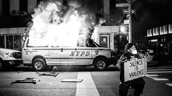 Καλλιτέχνες τιμούν τον George Floyd ανατρέχοντας στις μαζικές διαδηλώσεις της Αμερικής