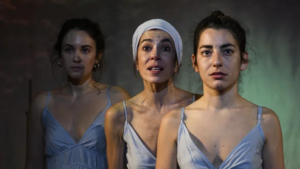 Τελευταίες παραστάσεις για το "Κάποια στιγμή θα μάθετε ποιος είμαι"