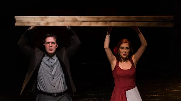 "Ay, Carmela": Το αντιφασιστικό έργο επιστρέφει στο θέατρο Μεταξουργείο