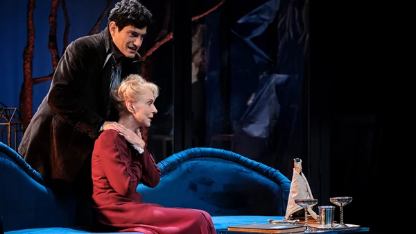 Οι "Βρικόλακες" επιστρέφουν στο Εθνικό Θέατρο