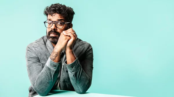 Must παραστάσεις για τους λάτρεις της παγκόσμιας stand-up σκηνής