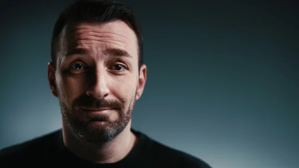 Ο Γιώργος Χατζηπαύλου φέρνει ξανά τον "Ελέφαντα" στην Αθήνα