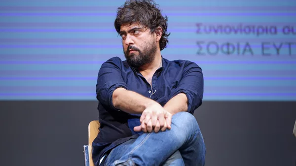 Αποκλειστικό: Ο Δημήτρης Καραντζάς αναμετριέται με το "Καθαροί Πια" της Σάρα Κέιν