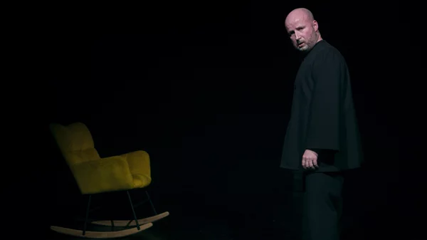 Το Dogma Theatre από τη Σλοβακία φέρνει το "Binding Outputs" στην Αθήνα