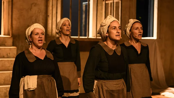 "Σπυριδούλες" και "Ο Γιάννης το βούδι": Δύο παραστάσεις πραγματεύονται το θέμα της αποδοχής από διαφορετικές οπτικές γωνίες