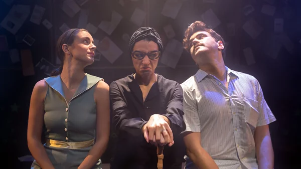 Το θέατρο Σημείο γεμίζει για λίγο ακόμα με "αστΕΡΩΣκονη"