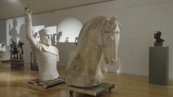 Ο κόπος του καλλιτέχνη μέσα απ’ το έργο του Γιάννη Παππά: Το νέο αφιέρωμα του Μουσείου Μπενάκη