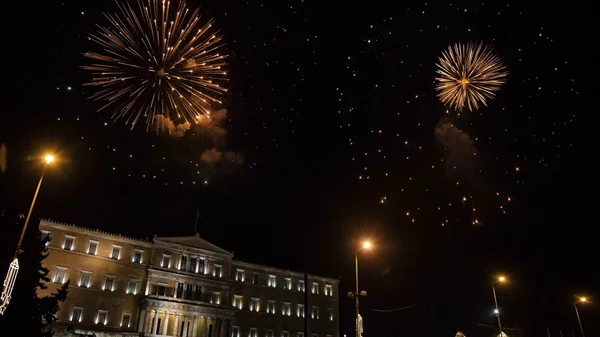 Θεαματική Παραμονή Πρωτοχρονιάς στο Σύνταγμα!