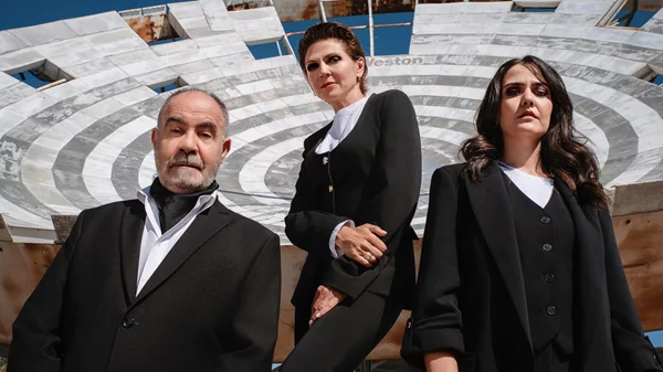 Το "Απόρρητο" σε σκηνοθεσία της Ταμίλα Κουλίεβα επανέρχεται στο Διάνα