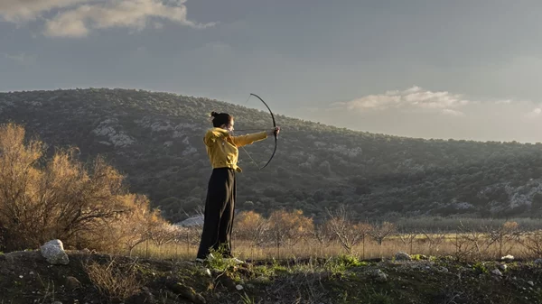 "Μικρές αφηγήσεις γένους θηλυκού" στην κεντρική πλατεία Χαλανδρίου