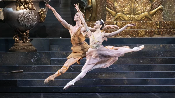 Οι κορυφαίοι χορευτές του κόσμου στο Ηρώδειο – Μια μαγευτική βραδιά με το Ballet Stars Gala