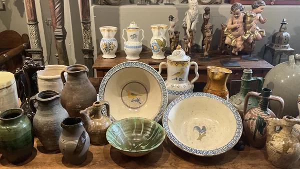 Χριστουγεννιάτικο bazaar κεραμικών στο Vlastaris Antiques