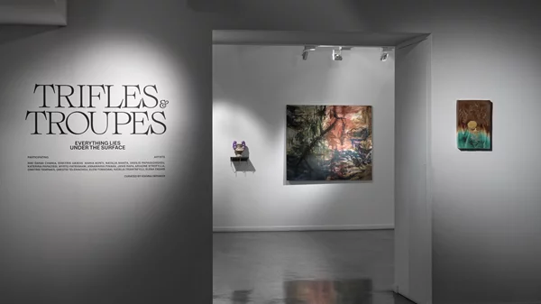 Δωρεάν ξενάγηση στην έκθεση "trifles and troupes, everything lies under the surface"