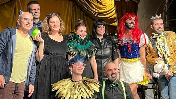 Καμπαρέ Ποτ-Πουρέ απευθείας από το Λονδίνο στο Red Jasper Cabaret Theatre