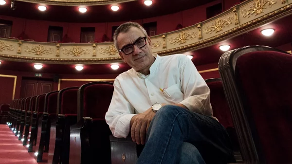 Νίκος Διαμαντής: "Στόχος του θεάτρου είναι να συγκρούεται, όχι να κολακεύει"