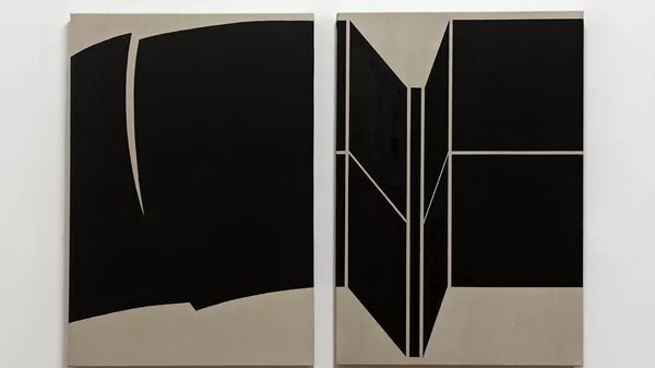 Ένα εγκαταλελειμμένο διαμέρισμα στην Αθήνα γεμίζει με έργα ζωγραφικής