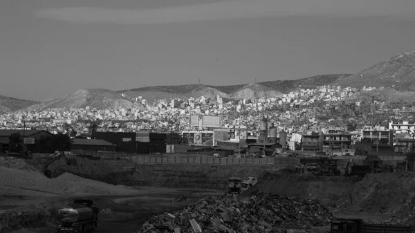 "Ελαιώνας ‘23": Πως η έννοια της φροντίδας συμβάλλει στην αναβίωση μεταβιομηχανικών τόπων