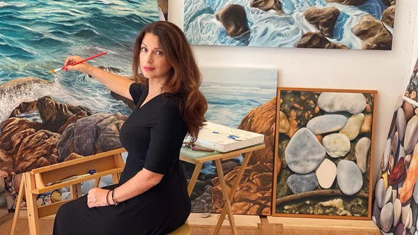 Η γνωστή ζωγράφος Giota Vorgia ανοίγει για πρώτη φορά το ατελιέ της στο ελληνικό κοινό