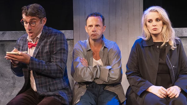 Νέες φωτογραφίες από την παράσταση "ΛΑΒ" (Luv)