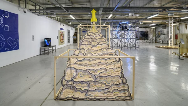 Το "Ελευθέριος Βενιζέλος" γεμίζει με έργα σύγχρονης τέχνης