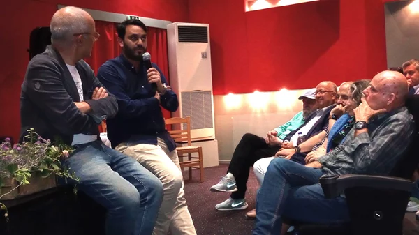 Σήματα κινδύνου για τις υποδομές εκπέμπουν οι ξενοδόχοι της Σαντορίνης στην εκδήλωση της ΕΛΛΕΤ