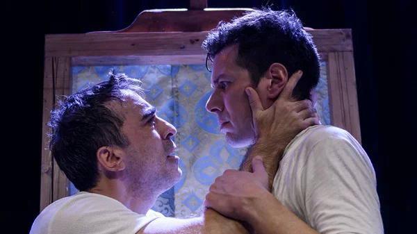 Τελευταία ευκαιρία για 12 + 1 θεατρικές παραστάσεις