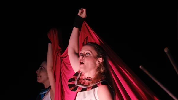 "Ικέτιδες": Sold out Επίδαυρος και έναρξη προπώλησης για Λυκαβηττό