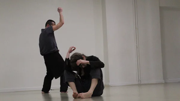 Δυο χορευτικές παραστάσεις μεταφέρουν προσωπικά βιώματα στη σκηνή