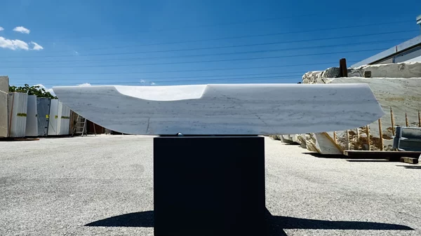 Γλυπτά της Βένιας Δημητρακοπούλου κοσμούν το Αρχαιολογικό Μουσείου Πάρου