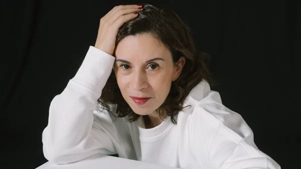 Η Σοφία Μαραθάκη θα σκηνοθετήσει τη "Βεγγέρα" του Ηλία Καπετανάκη στο Εθνικό