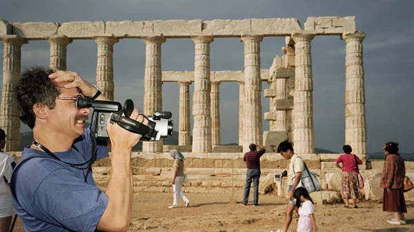 Ο θρυλικός φωτογράφος Martin Parr έρχεται στην Αθήνα