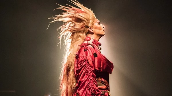 "A Piece of Me…": Φόρος τιμής στη Μαρία Κάλλας από τη Νίνα Νάη