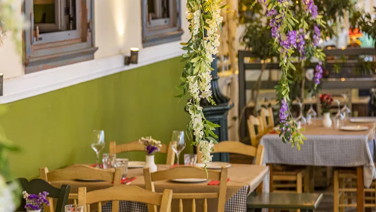 Κυριακή του Πάσχα σε Συν Αθηνά και Αμπιμπάγιο