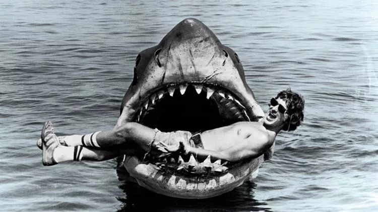 steven_spielberg_jaws